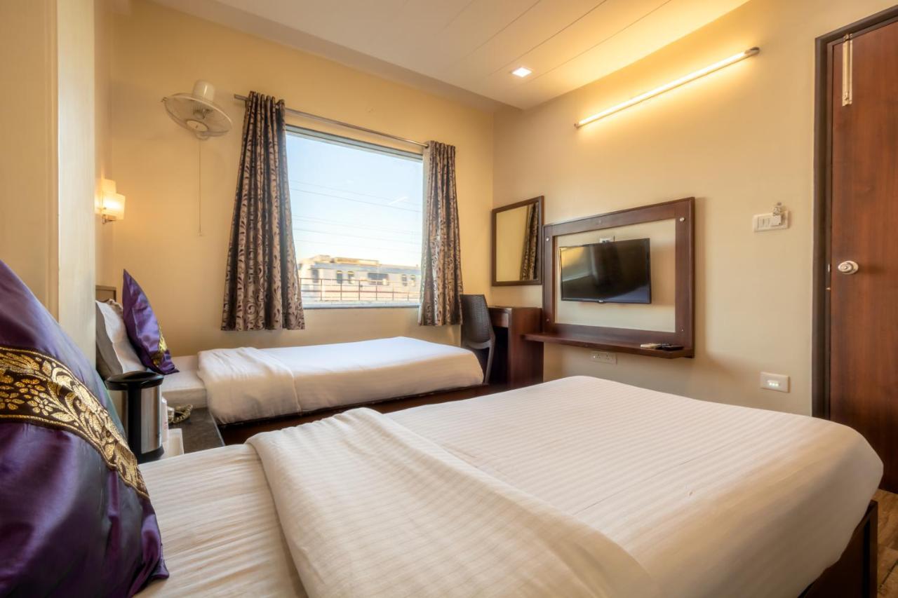 Hotel Sunday Inn Dźajpur Zewnętrze zdjęcie